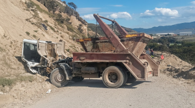 Tragedia en Ushuaia: Falleció un el conductor de un camión en cercanías al relleno sanitario
