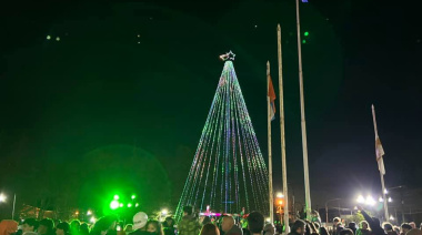Tolhuin se prepara para el encendido del árbol de Navidad