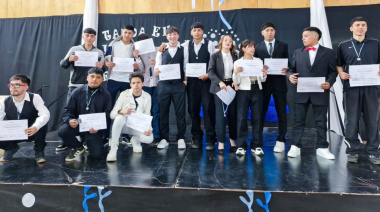 Egresaron los primeros estudiantes de los bachilleratos en energía, programación, construcción y gastronomía