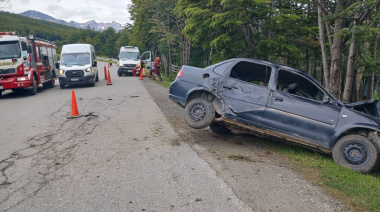 Un padre y sus tres hijas hospitalizados tras un despiste