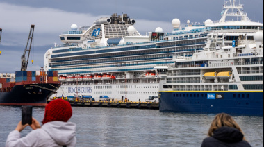 Desde el Gobierno destacan temporada récord con más de 100 mil visitantes y 256 recaladas