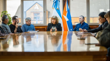 Con Melella en Buenos Aires, Urquiza encabezó una reunión en Casa de Gobierno