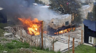 Barrio Akar: Tres menores logran escapar de un voraz incendio que destruyó su vivienda