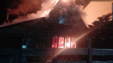 Incendio destruye por completo una vivienda en Tolhuin