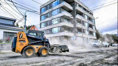 La Municipalidad continúa con los trabajos de recuperación vial y puesta en valor de espacios públicos