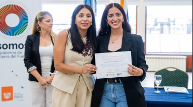 Gobierno y FUPE entregaron certificados de otorgamiento de becas para profesorados con perspectiva en Derechos Humanos