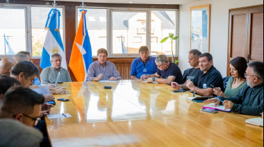 Melella se reunió con gremios estatales y expuso la situación económica de la provincia