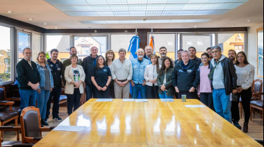 Fuerte respaldo político y sindical al gobierno provincial frente a la intervención del Puerto de Ushuaia