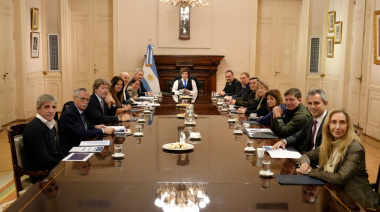 Milei realizó una reunión de gabinete ampliada con funcionarios de Argentina y Chile