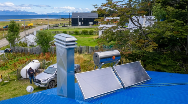 Aseguran que los paneles solares instalados en Almanza muestran resultados positivos