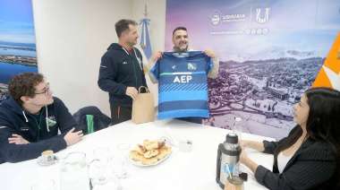 Vuoto recibió a jugadoras y dirigentes del club AEP