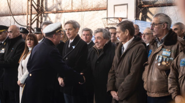 Funcionarios municipales participaron del acto por el Día de la Armada Argentina