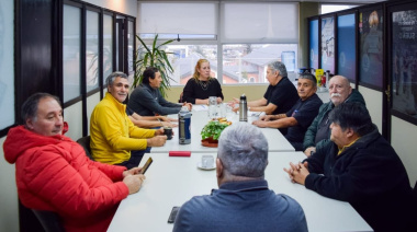 Habitad Municipal: referentes de "Sentimiento Fueguino" abordaron agenda de trabajo conjunto