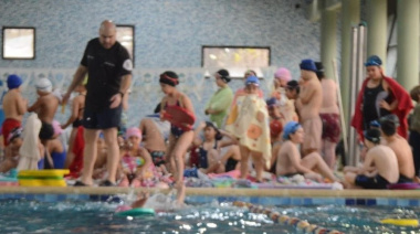 Gran convocatoria durante el encuentro de la Escuela Municipal de Natación