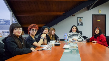 Garay recibió a estudiantes del Polivalente de Arte