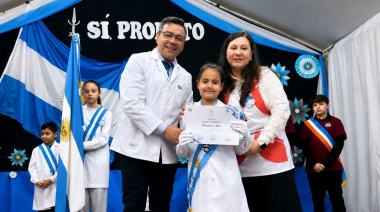Una estudiante de Base Esperanza prometió lealtad a la bandera