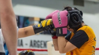 Las escuelas municipales de Kickboxing y Boxeo realizaron un encuentro en el "Cochocho" Vargas