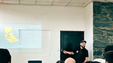 Defensa Civil Municipal brindó una capacitación sobre prevención sísmica al personal del natatorio municipal