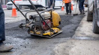 El Municipio continúa con trabajos de bacheo y mantenimiento vial