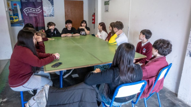 El Municipio acompaña la organización del centro de estudiantes del Colegio Julio Verne