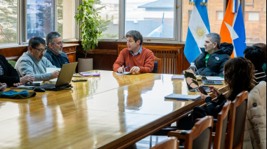 El Gobierno provincial alcanzó un acuerdo salarial e integral para fortalecer la educación fueguina