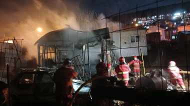 Barrio Escondido: tres personas trasladadas al hospital tras incendio en dos vivienda