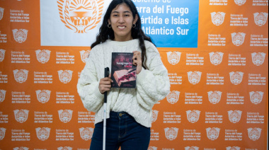 Rocío Duré presenta su primer libro "Sangrando Tinta"