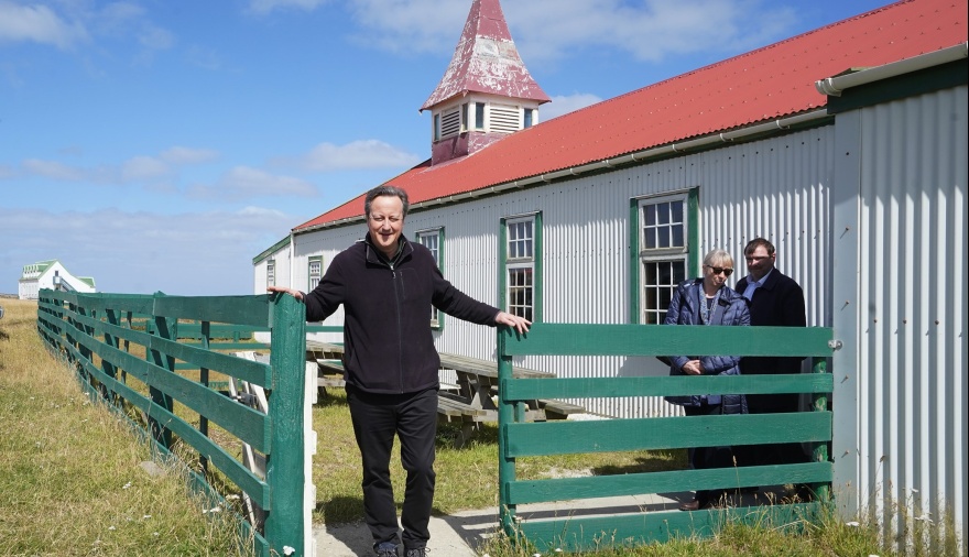 Soberanía sobre Malvinas: Mondino valora "la visita de Cameron a Argentina"