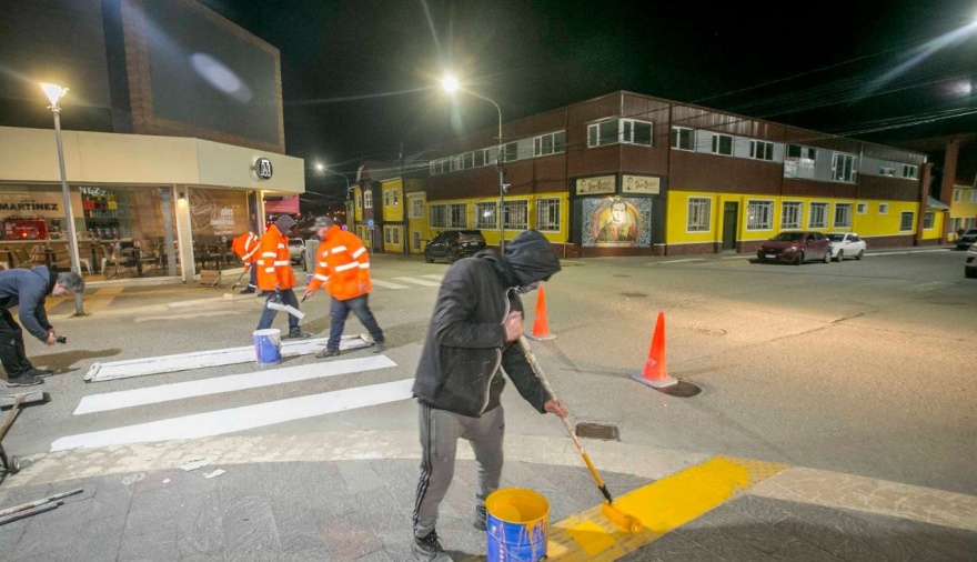 Avanzan los trabajos de limpieza y pintura en el casco centrico