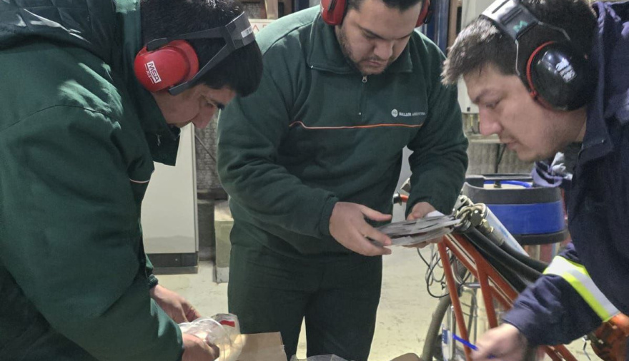 Arribaron los repuestos para reparar el generador de la usina de Tolhuin