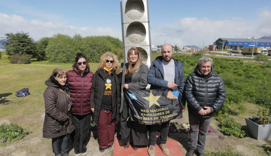 Funcionarios municipales acompañaron el acto conmemorativo por las victimas de tránsito
