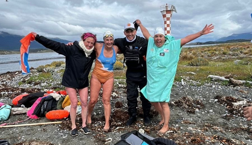 Tres nadadoras riograndenses hicieron historia al cruzar a nado el Beagle