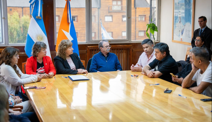 Pese a la intervención, la Provincia continuará pagando salarios a los empleados del Puerto