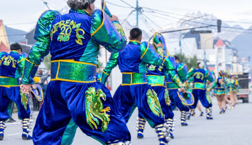 Ushuaia se tiñó de fiesta con el "Carnaval del Fin del Mundo 2026"
