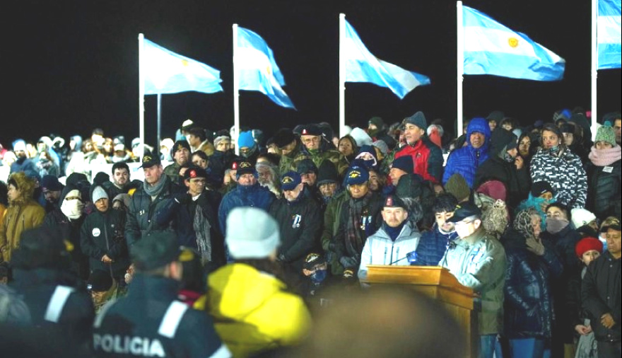 Río Grande vivió una Vigilia histórica por Malvinas con miles de vecinos y un fuerte mensaje político de soberanía