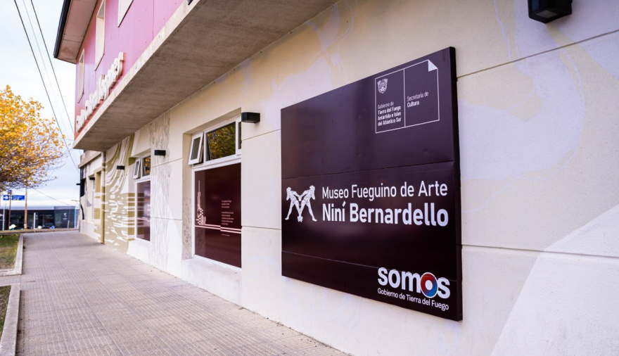 El Museo Fueguino de Arte abrirá sus puertas para una nueva edición de la feria "Vidriera de Artistas"