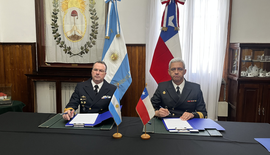 Armadas de Argentina y Chile concretaron encuentro en Ushuaia