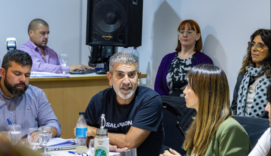 Reclamo de López Silva para que la legislatura trate los proyectos de financiamiento educativo y salud