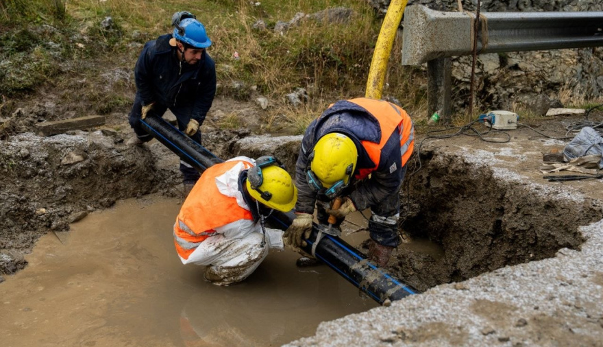 Comenzó el cruce subterráneo de la Ruta N° 3 para el tendido eléctrico del nuevo puesto de control