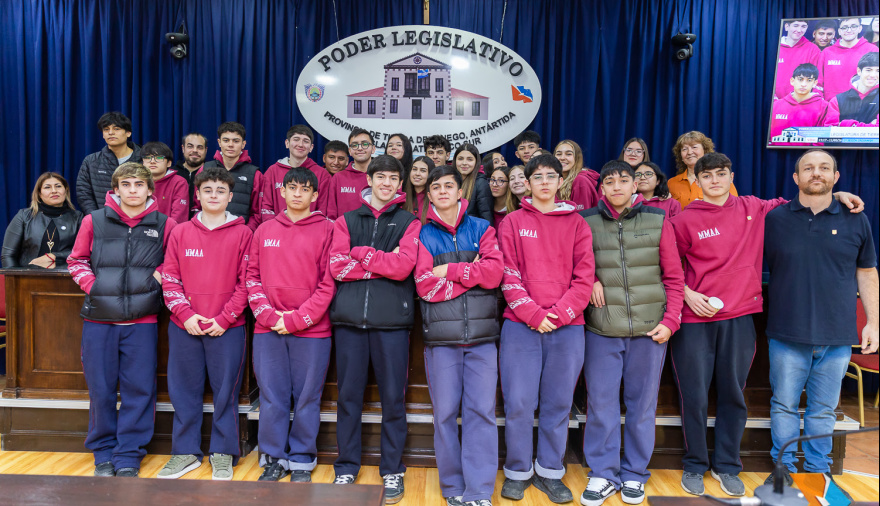 Alumnos de 6º año del Monseñor Aleman visitaron la Legislatura