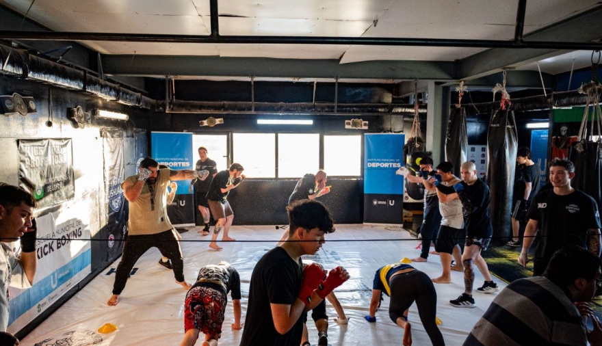 Más de 200 personas asisten a las escuelas municipales de deportes combate