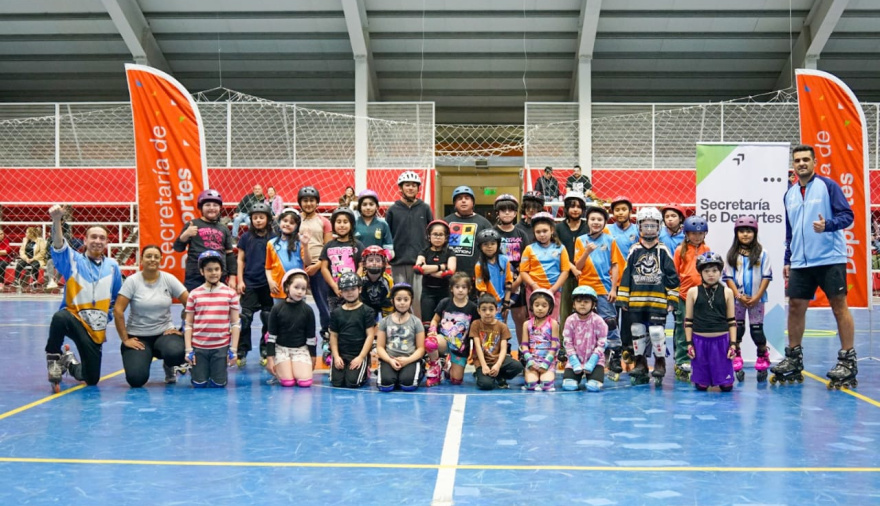 Gran encuentro de escuelas deportivas de patín carrera