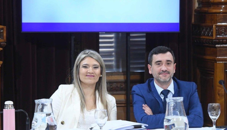 Coto: "La ley hojarasca actualiza el ordenamiento jurídico"