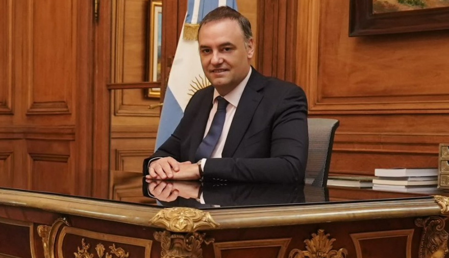 Adorni renunció argumentando una "carnicería mediática" aunque dijo irse "con la conciencia tranquila"