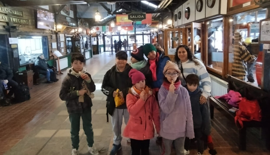 Salida recreativa al Tren del Fin del Mundo fortaleció las acciones de inclusión y desarrollo integral