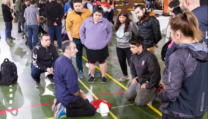 La Secretaría de Deportes capacitó a la comunidad deportiva en RCP