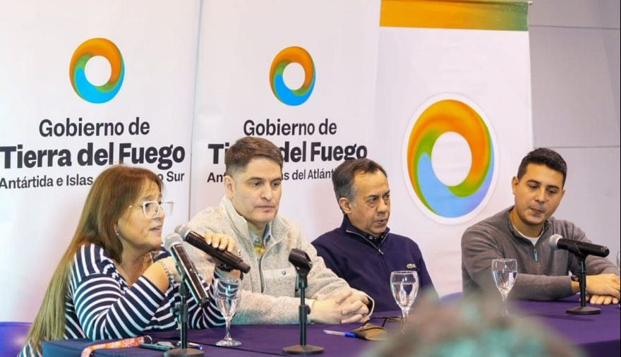 Se firmó el contrato para la ejecución de la red eléctrica y el alumbrado público de Chacra VIII en Río Grande