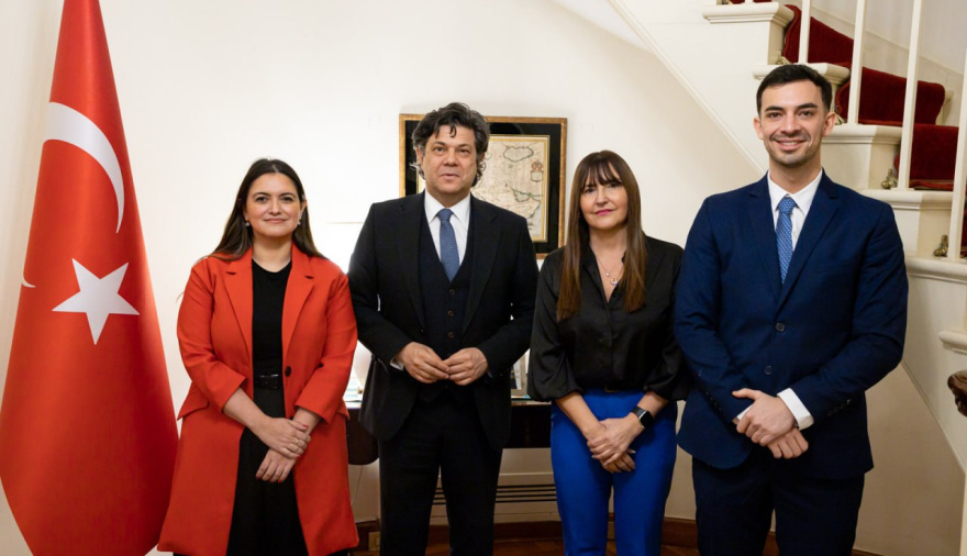 Concretan reuniones con diplomáticos de varios países para atraer inversiones