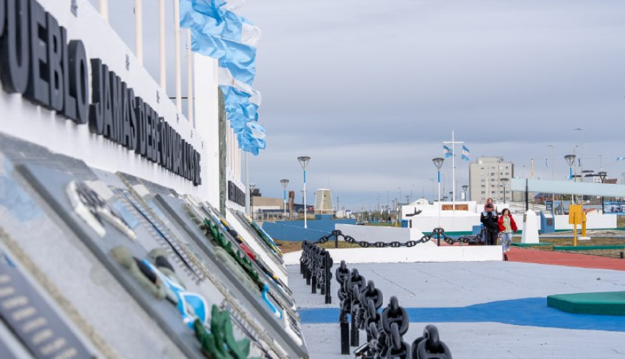 Dachary repudió la navegación de un buque de guerra británico por aguas argentinas