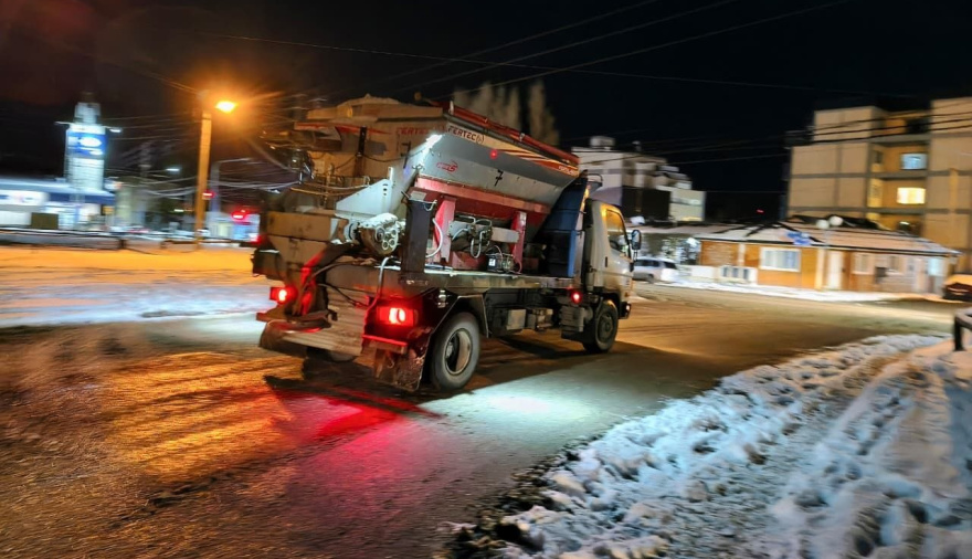La Municipalidad detalló los barrios en los que trabaja en el despeje de nieve